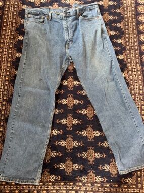 Levis Strauss size 40   right leg marking see pic